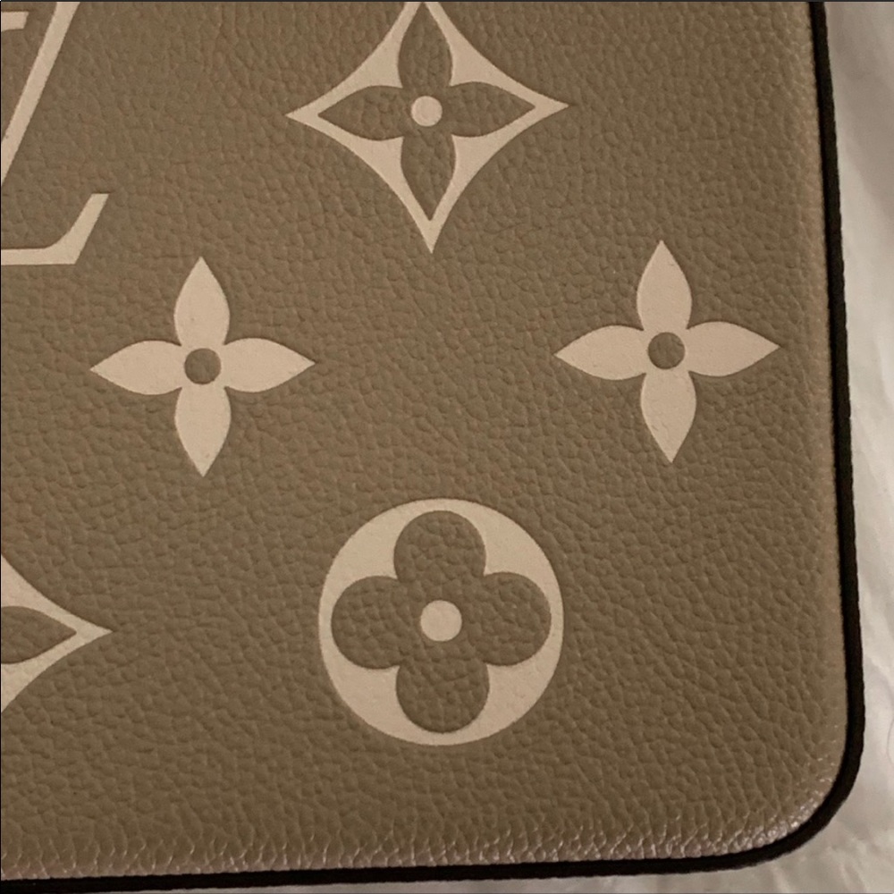 Louis Vuitton Felicie Bag - Picture 5 of 15